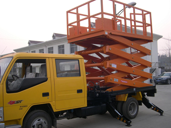 車(chē)載剪叉式升降平臺(tái)